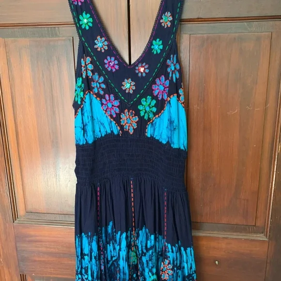 Summer dress never worn Brand new - Picture 2 of 10